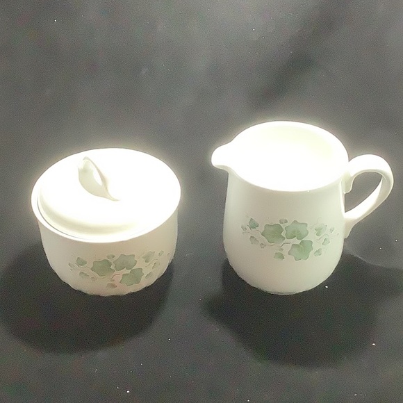 Corelle Callaway Sugar Bowl and Creamer - Picture 1 of 4